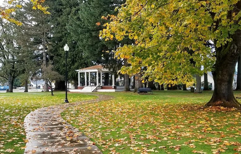 Courthouse Square Park in Fall Courthouse Square Park in Fall